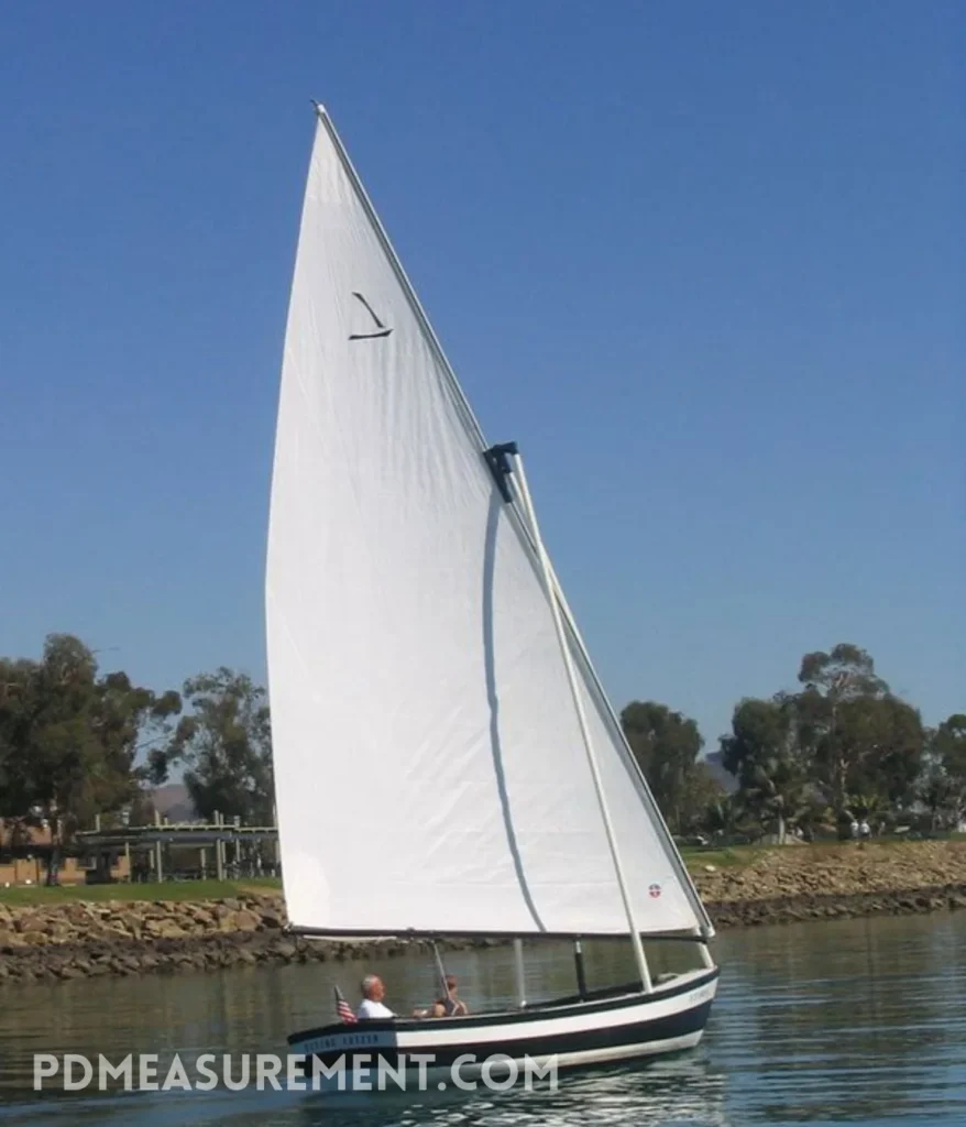 small-yacht-or-large-sailboat-measure-300-feet-long