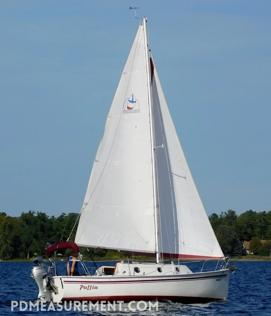 yacht-or-sailboat-measure-40-feet-long