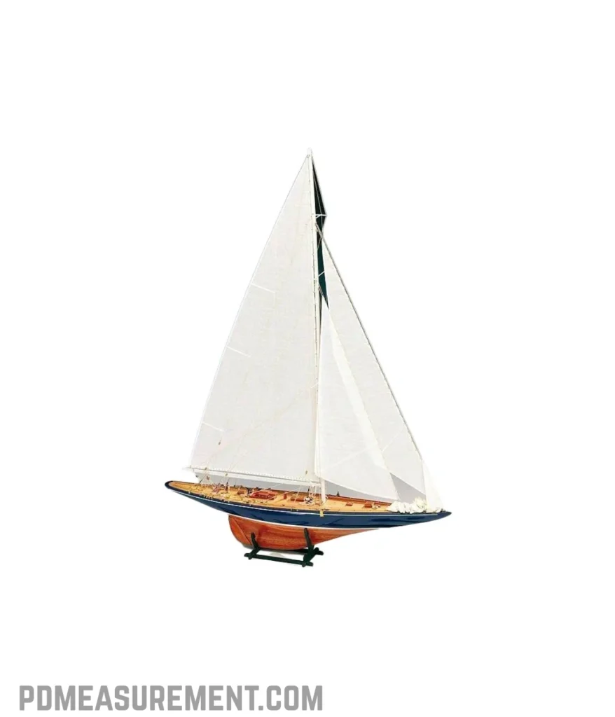 medium-sailing-yacht-10-meters-long